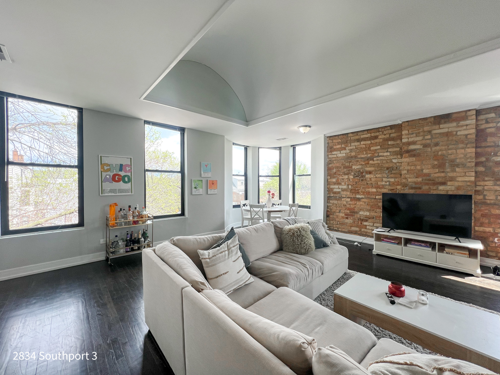 2834 N. Southport Ave. 2834 N. Southport Ave., Chicago, IL 60657 Lake View - Leasing by Cross Street